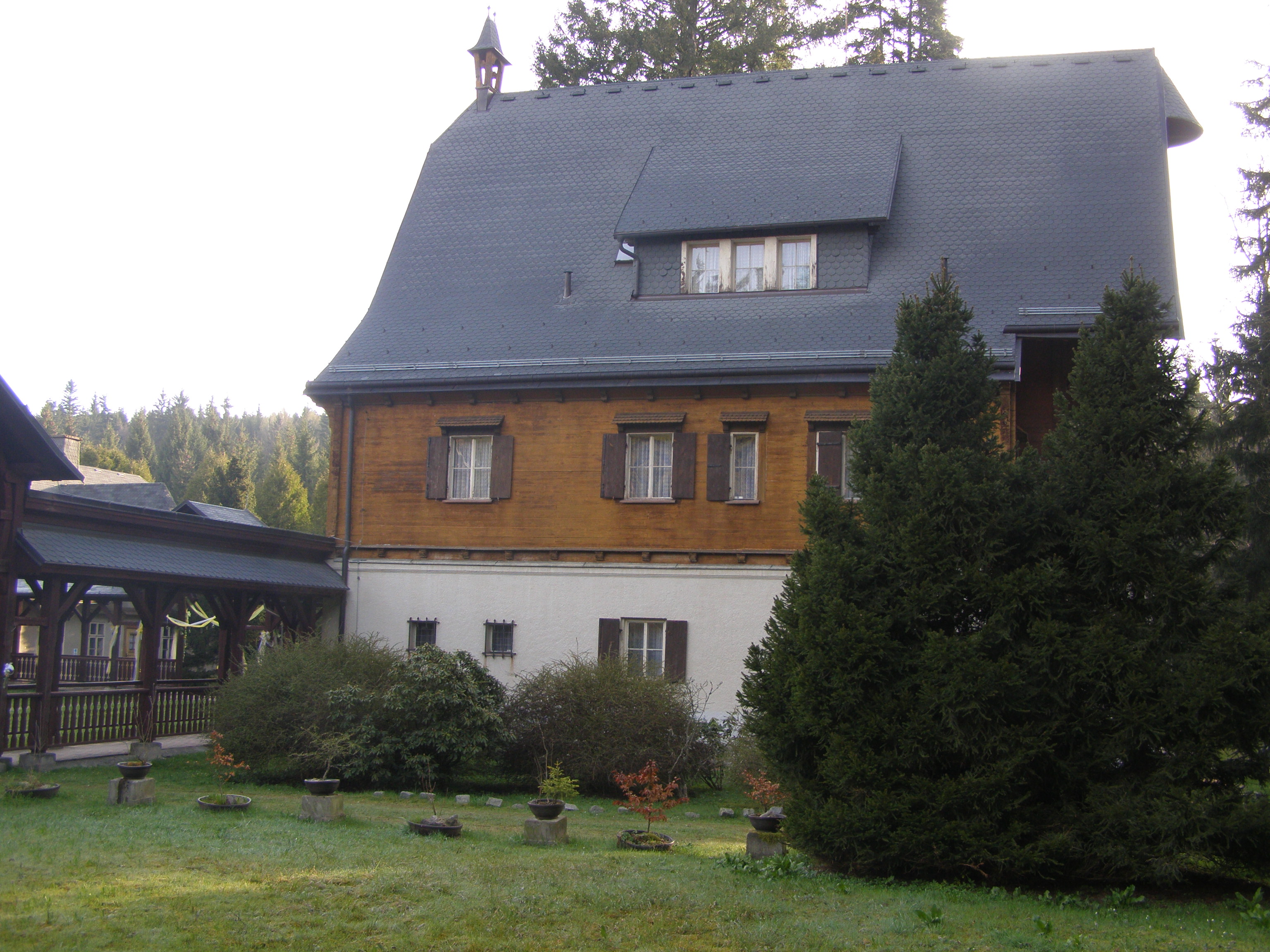 Tri Trubky hunting lodge with wooden upper floor