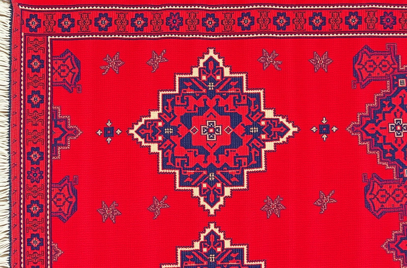Traditional Turkmen carpet weaving